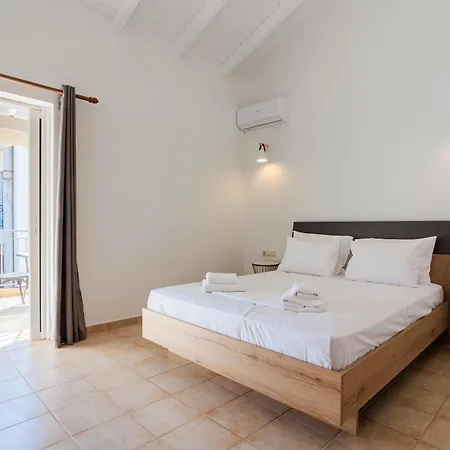Maison Peroulia *