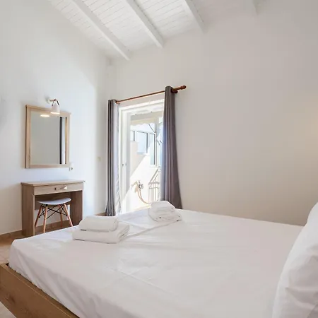 Maison Peroulia * Nea Koroni