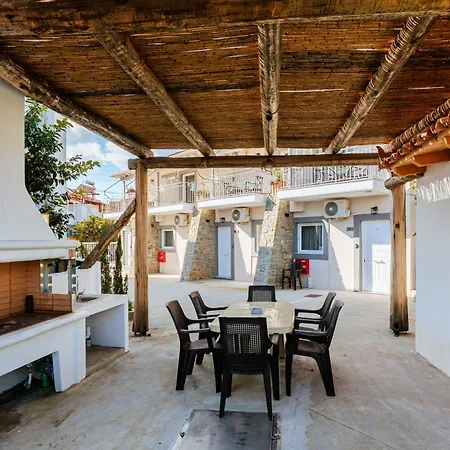Apartment Maison Peroulia *