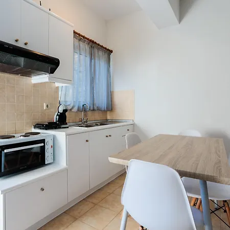 Maison Peroulia Apartment *